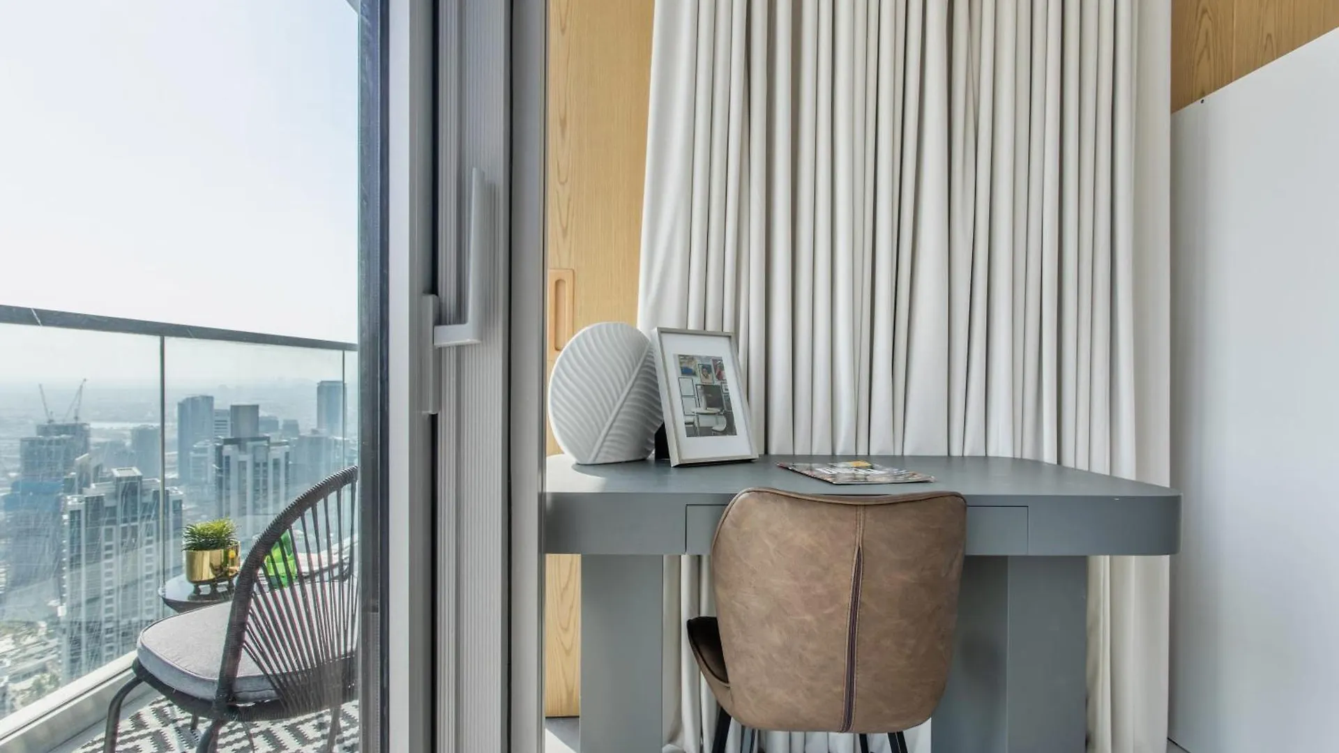 Apartment Frank Porter - Paramount Dubai